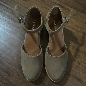 Patina Portland Leather Goods Heeled Mary Jane in taupe, size 7 NWOT